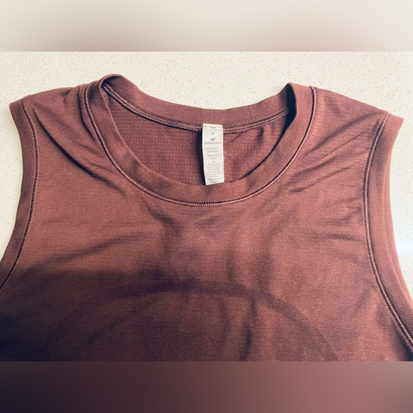 Burgundy Muscle Tank Lululemon size 6 - Picture 2 of 6